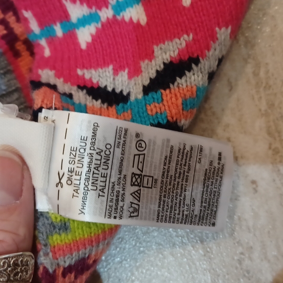 NWT Gap Multi-Colored Scarf - Picture 8 of 9